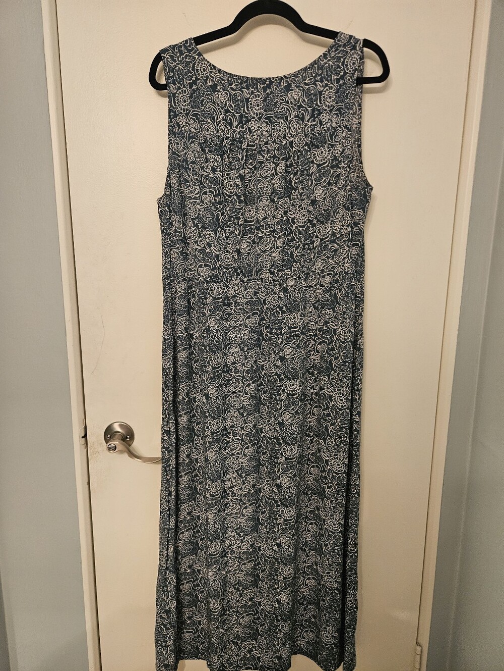 Patterned Maxi Dress - Picture 2 of 3